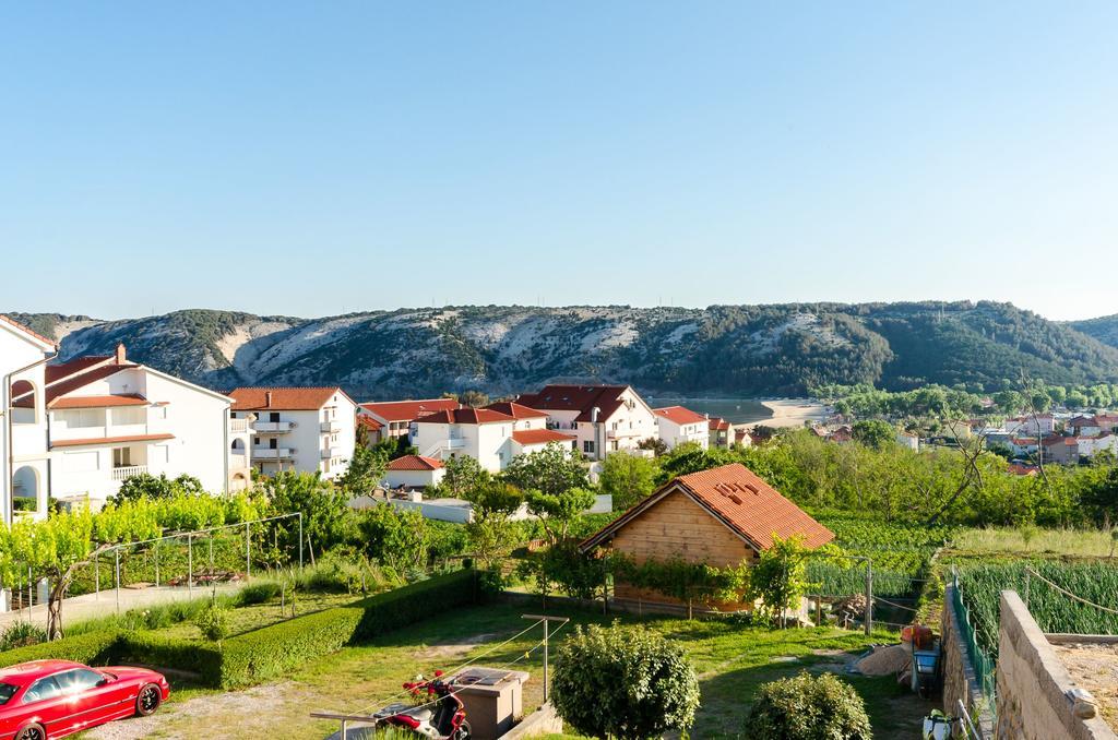 Apartments Dragan Lopar Exterior photo