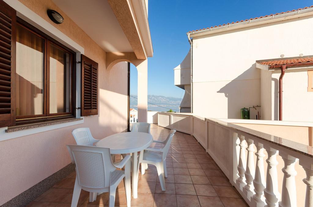 Apartments Dragan Lopar Exterior photo