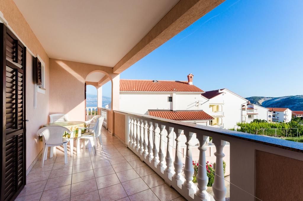 Apartments Dragan Lopar Exterior photo