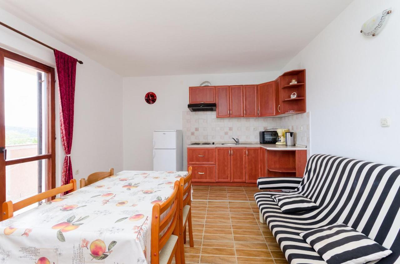 Apartments Dragan Lopar Exterior photo